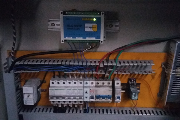 为旧型号设备加装振动感应装置