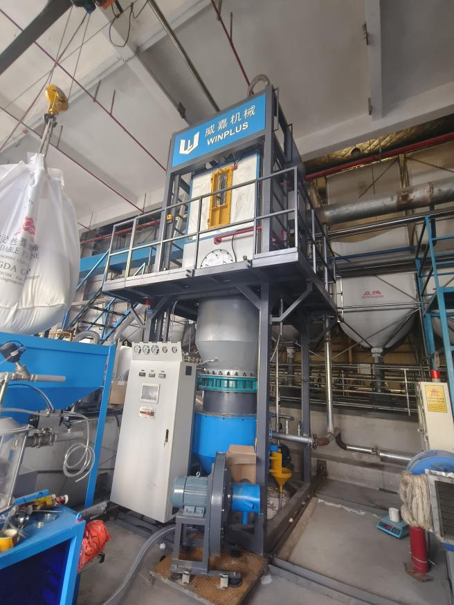 One vacuum type EPS pre-expander machine YFV1200 made by WINPLUS Yantai was installed and started running successfully